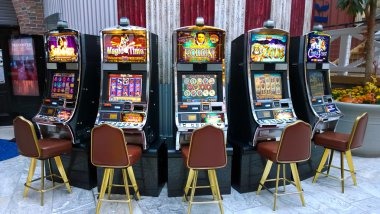 jrg Quickspin slot games loading on mobile phone screen